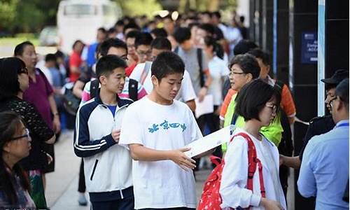 学生在哪参加高考,在哪里参加高考由什么决定